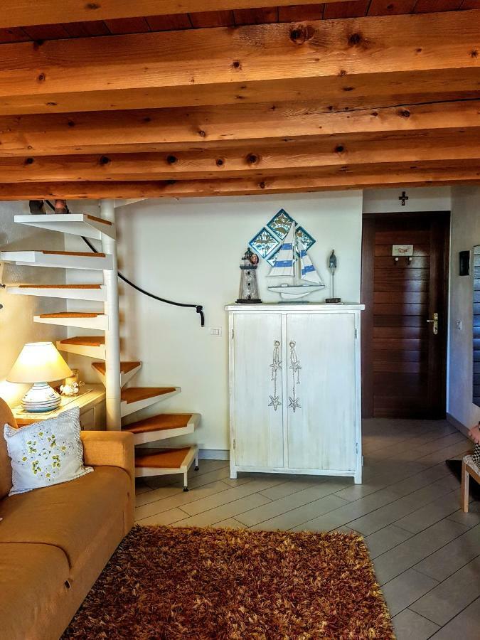 La Casa Di Chris Apartman Golfo Aranci Kültér fotó